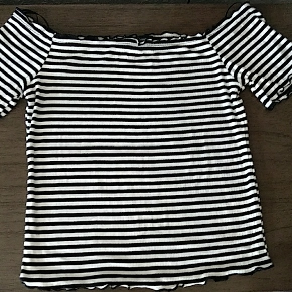 Crop top - Picture 1 of 3